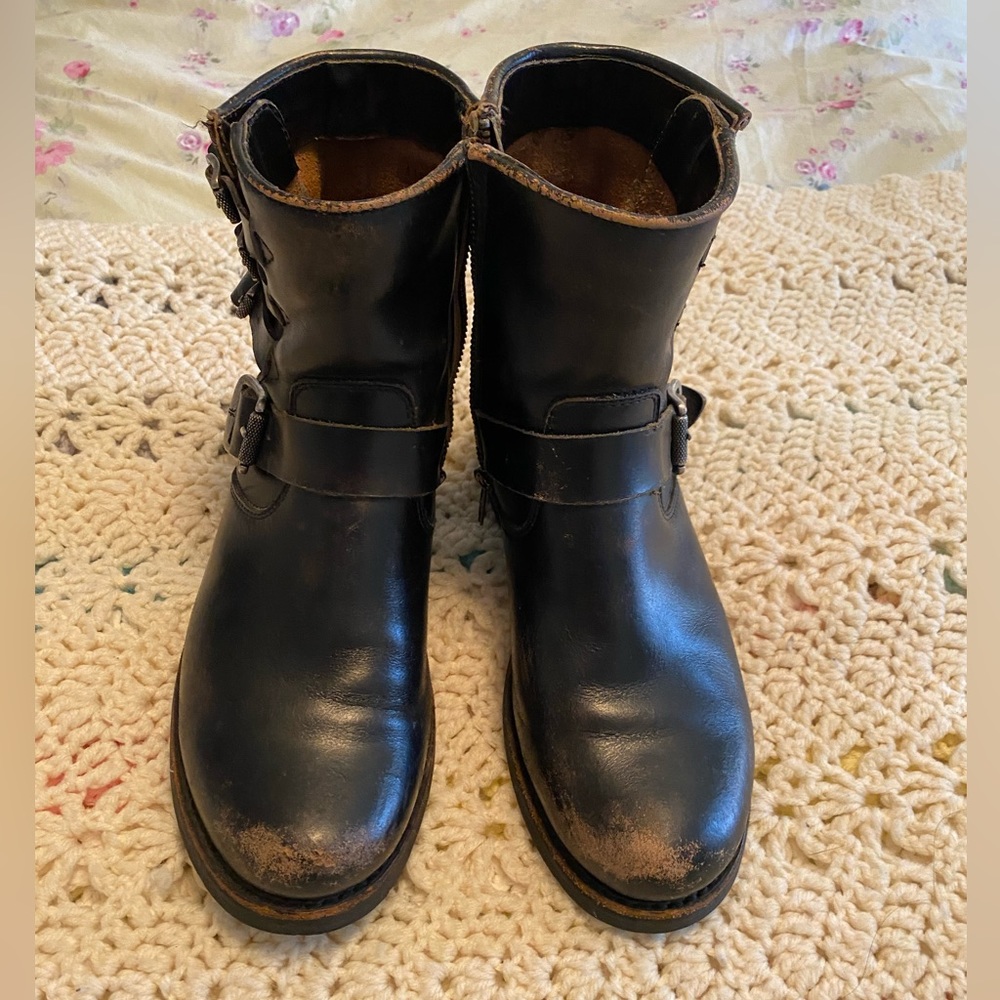 EUC FRYE ANKLE BOOTS